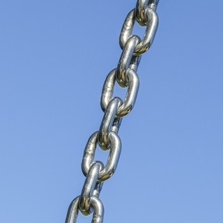 Attested 6 mm stainless steel chains.
